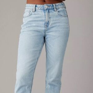 AMERICAN EAGLE STRIGID MOM JEAN SIZE 12 SHORT - VERY NICE